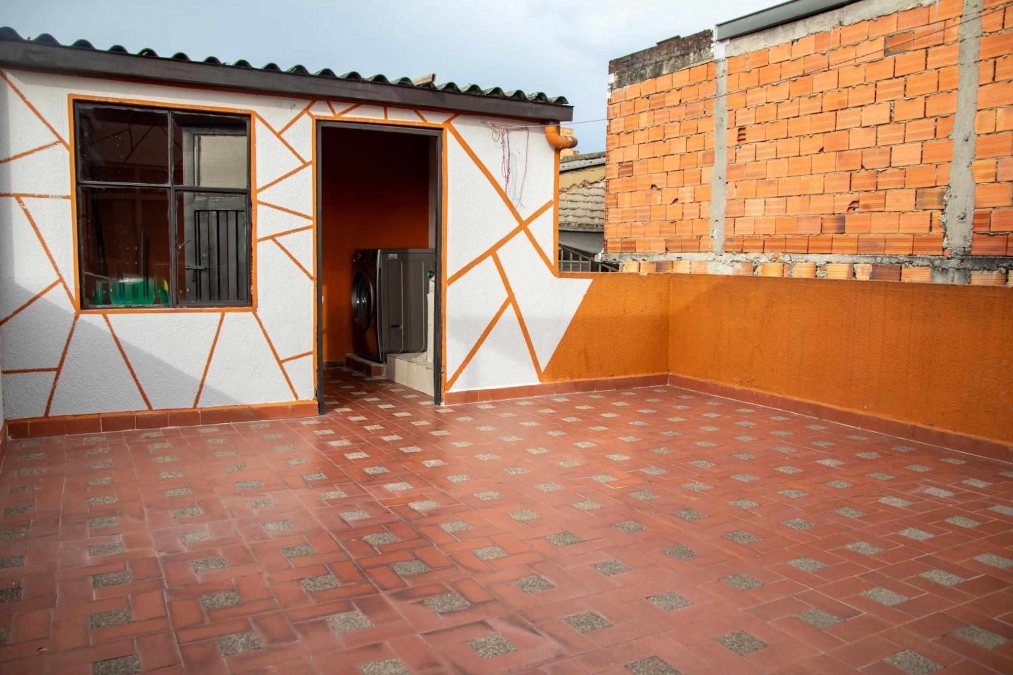 Habitacion Privada En Kzona, Cerca Al Aeropuerto, Ideal Para Escalas Y Tramites, Bogota
